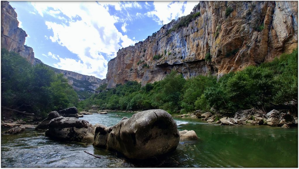 20170708_113453_HDR-1-1024x578 Navarra. Dia 1: Foz de Lumbier y Selva de Irati Viajes   